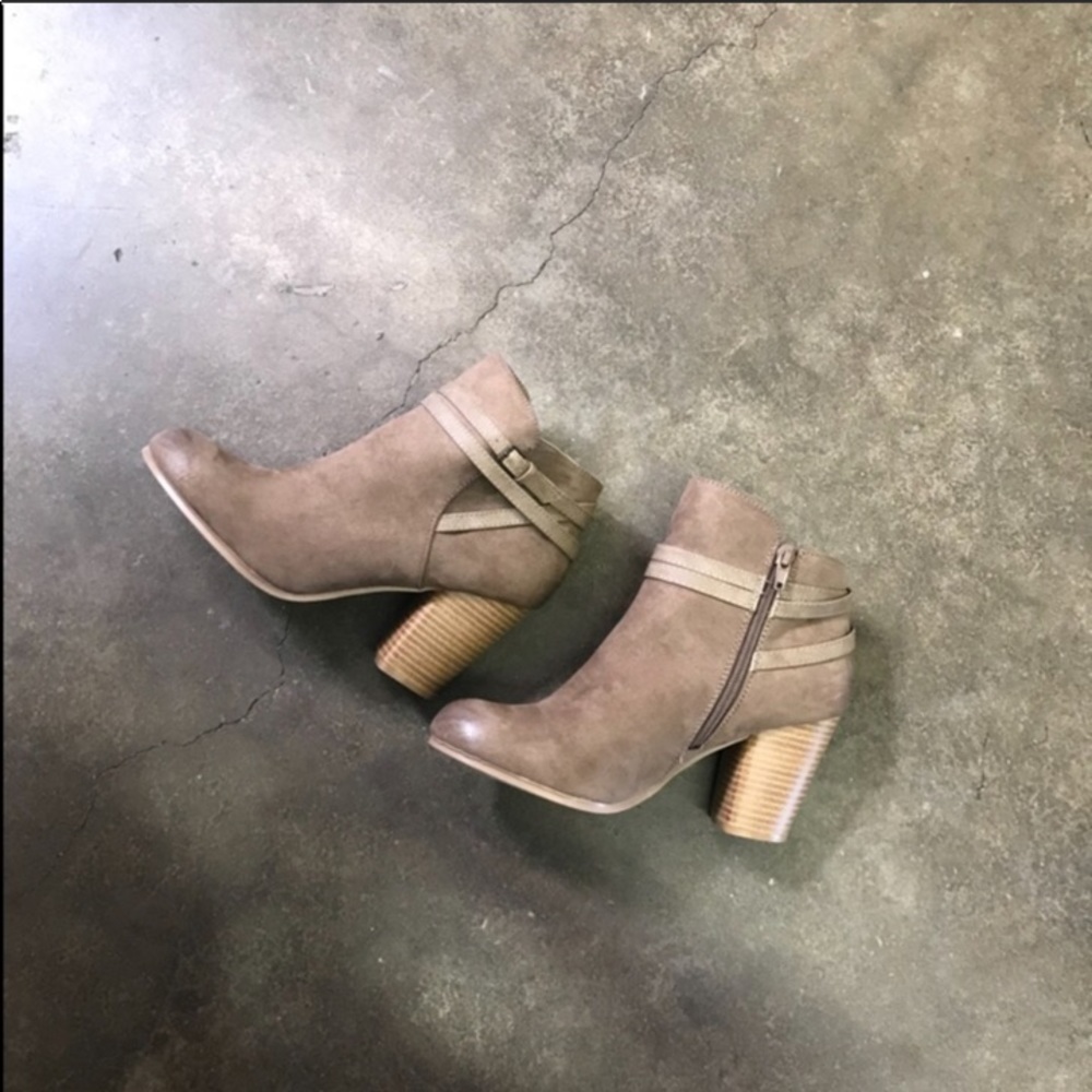 😍restock ❗️Belt wrapped ankle bootie - Picture 6 of 6